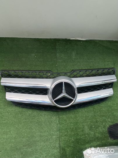 Решетка радиатор Mercedes GLK X204 Restail