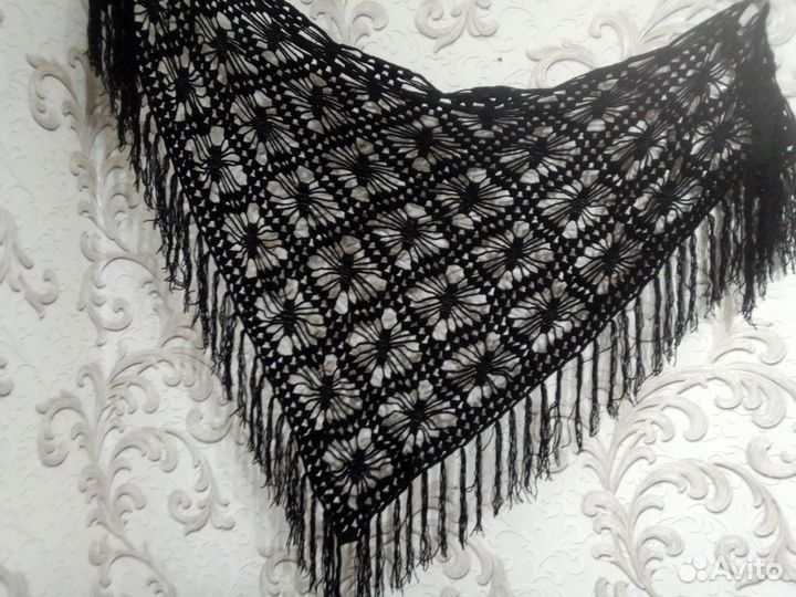 Шаль вязаная