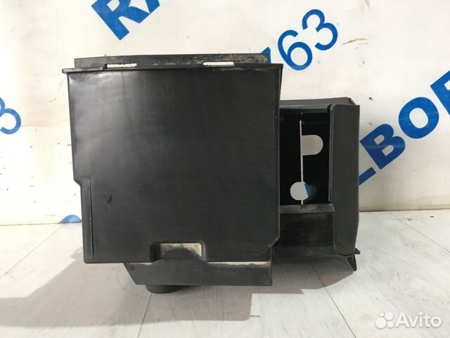 Площадка под аккумулятор ford focus 2 1.4 мт седан