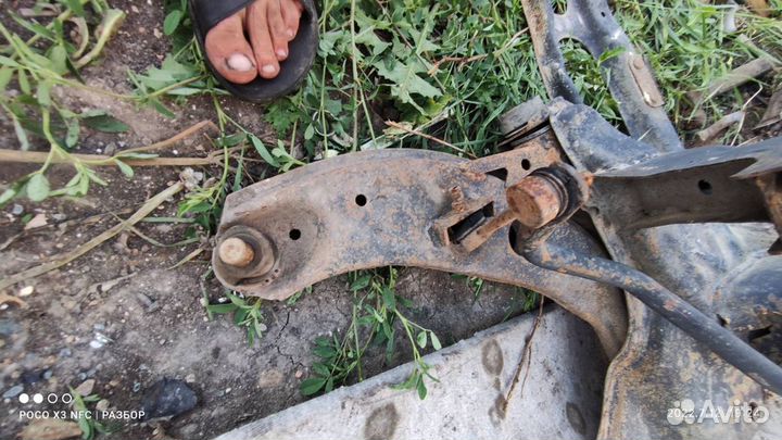 Рычаг передний левый Mazda 626 GE