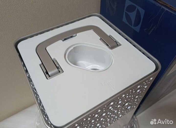 Увлажнитель Electrolux EHU-3715D