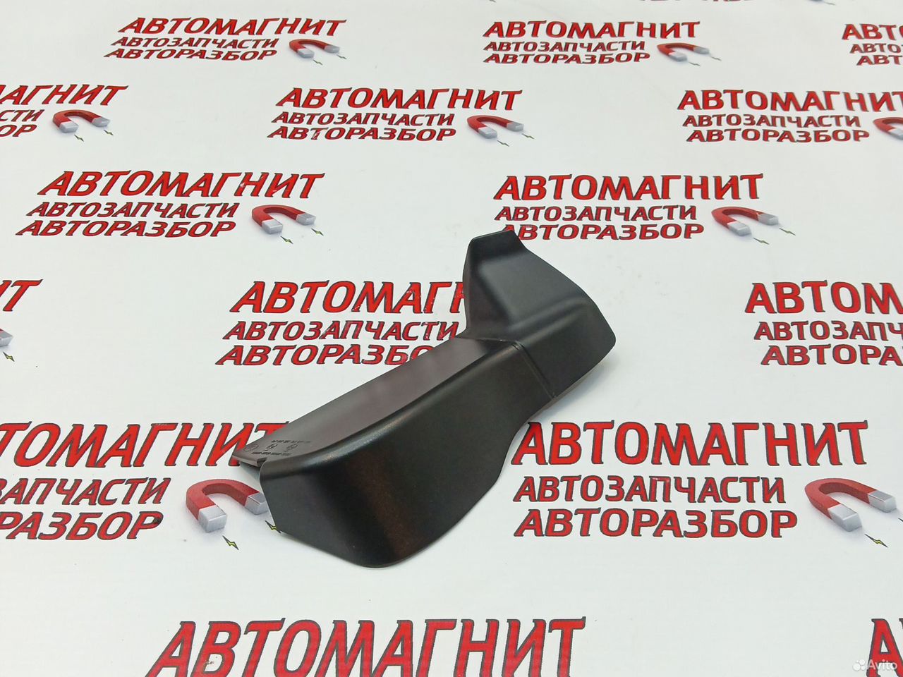 Накладка фонаря задняя правая Voyah Dream