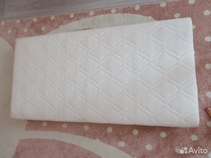 Детская кроватка с матрасом