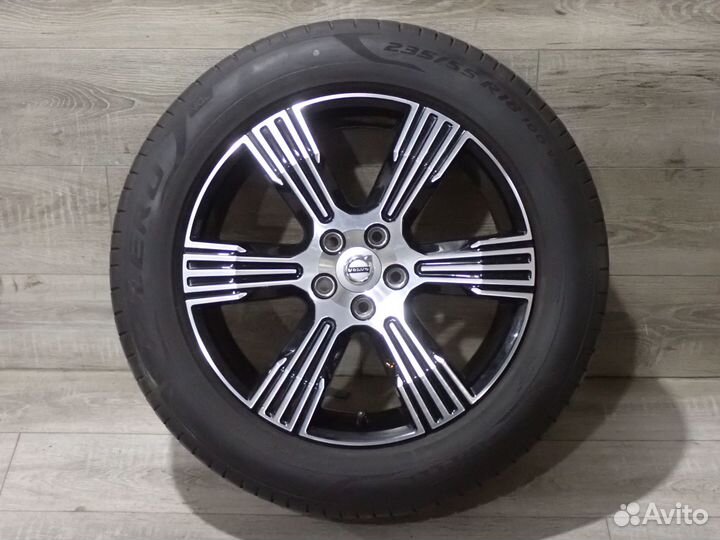 Комплект оригинальных колес R18 Volvo XC40