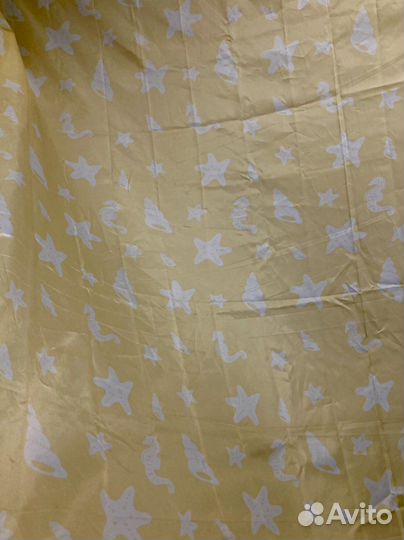 Штора для ванной с декорированными крючками