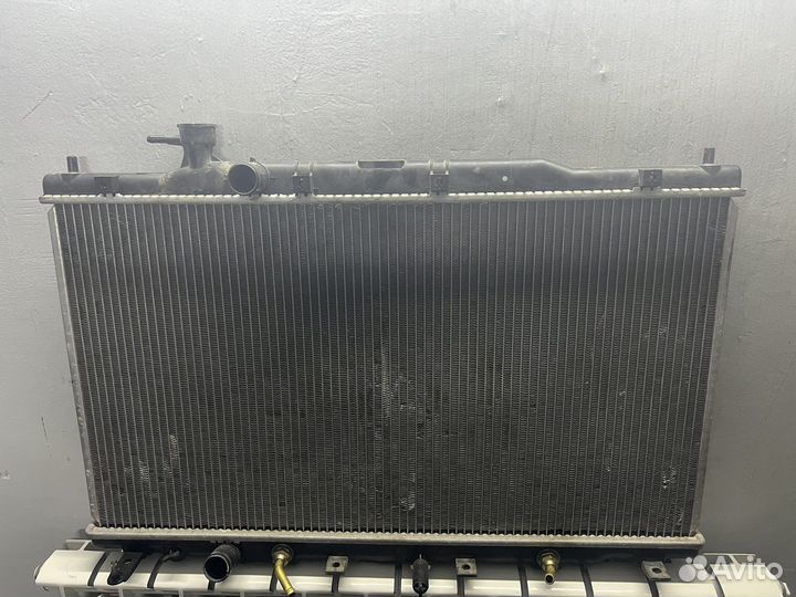 Радиатор охлаждения хонад cr-v 2008 год