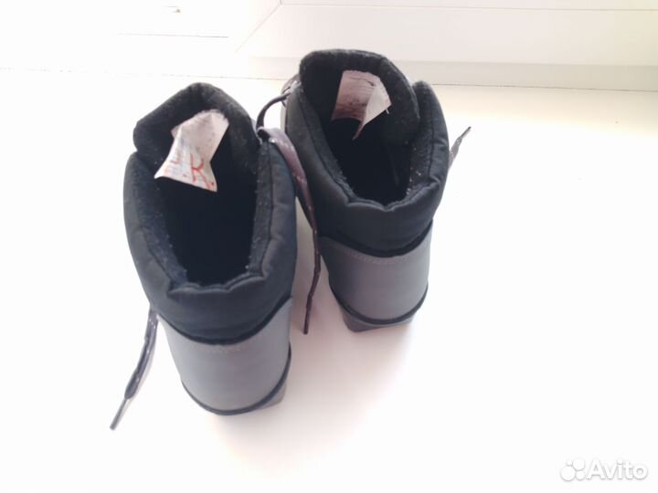 Ботинки лыжные 39 размер, крепление NNN