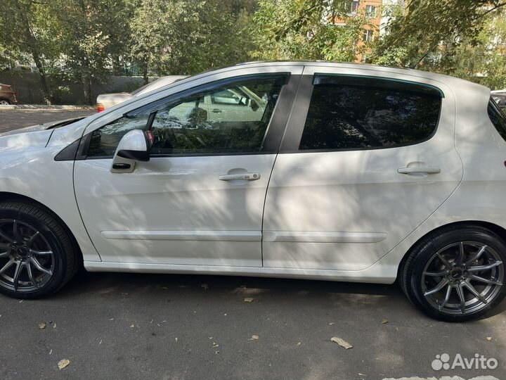 Peugeot 308 1.6 AT, 2011, 151 831 км