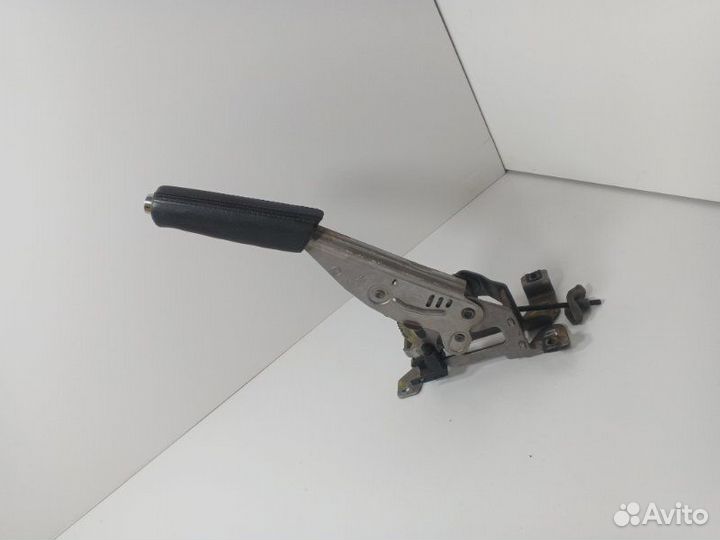 Рычаг стояночного тормоза Skoda Octavia BSE 2008