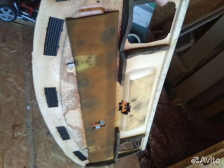 Задняя полка audi 100 c3