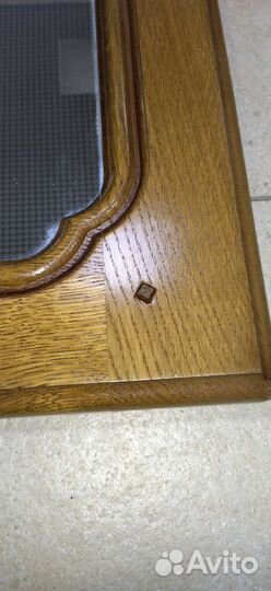 Зеркало настенное в деревянной раме