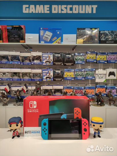 Nintendo Switch + Power Bank Apple + наушники