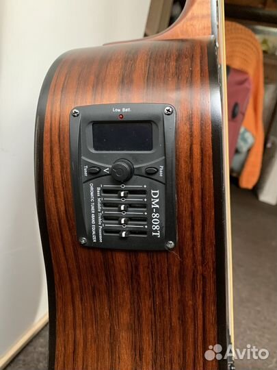 Электроакустическая гитара