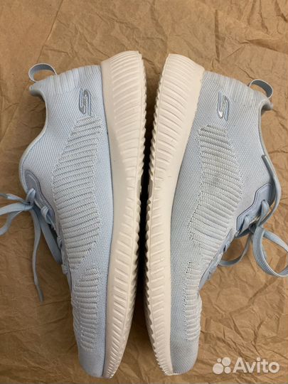 Кроссовки женские