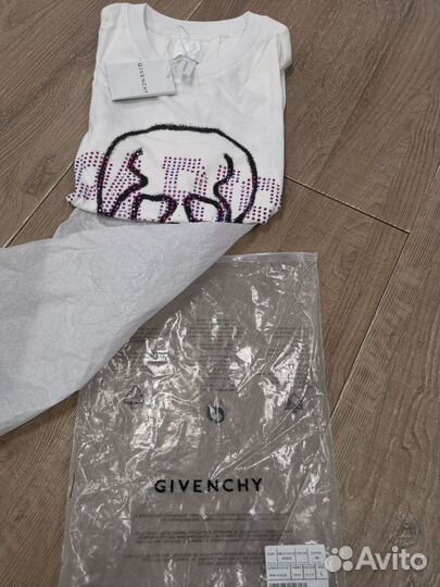 Футболка Givenchy Paris