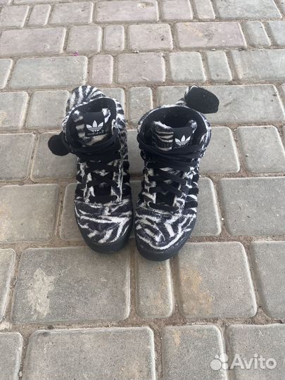 Штаны и кросовоки на отправку фиксику