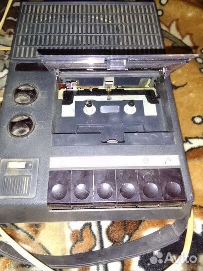 Кассетный магнитофон