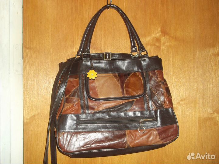 Модная сумка клатч из кусочков кожи в бирюзовой цветовой гамме