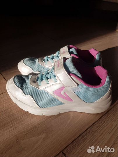 Кроссовки для девочки
