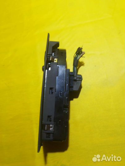 Блок управления стеклоподъёмниками BMW 3 series