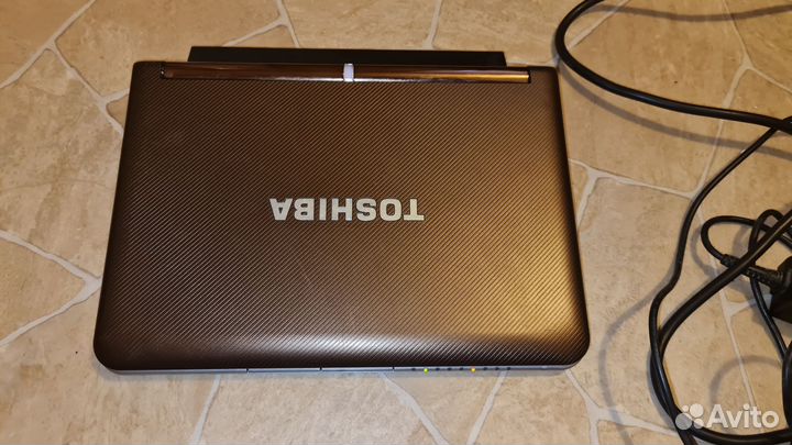Ноутбук Toshiba NB305