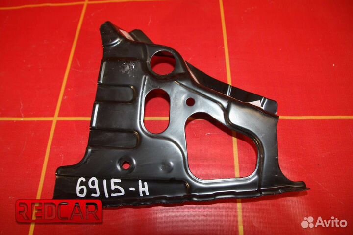 Накладка передней панели левая Toyota Corolla 150