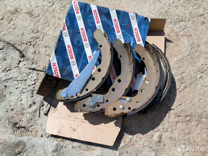 Колодки задние тормозные Bosch 986487281