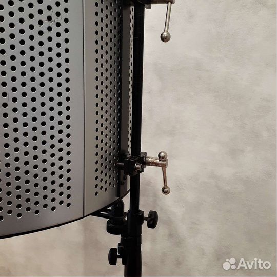 Акустический экран со стойкой