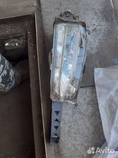 Фара правая противотуманная птф на Lexus