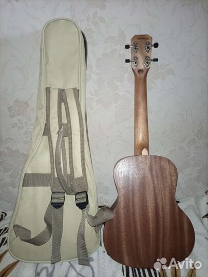 Укулеле тенор