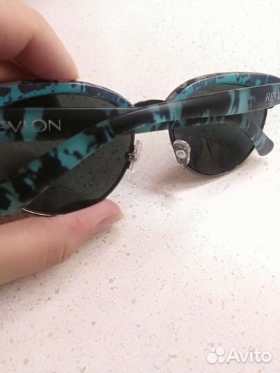 Солнцезащитные очки Revlon