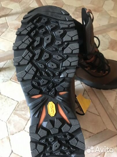 Продам трекинговые ботинки merrel phaserbound 2