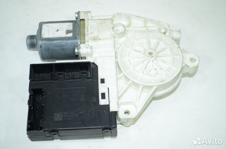 Моторчик стеклоподъемника передний правый