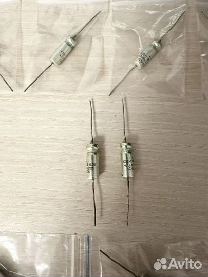 Конденсатор к52-1