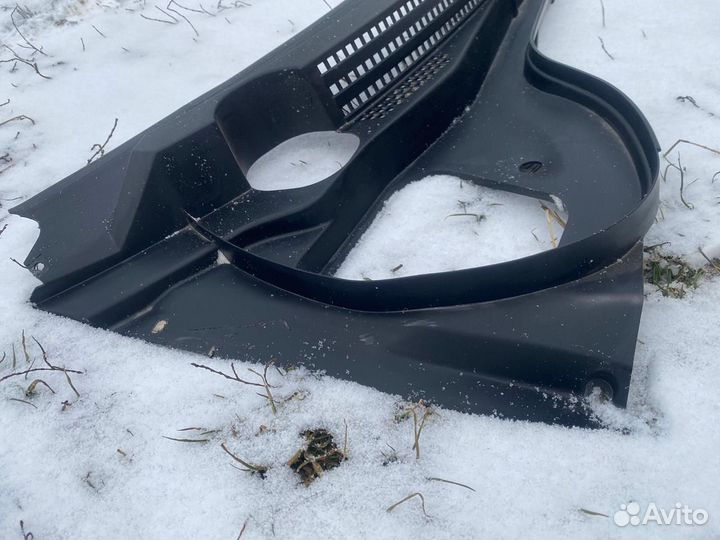 Решетка стеклоочистителя Веста NG