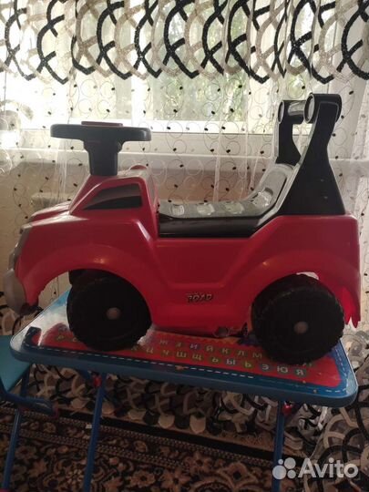 Машинка каталка толокар