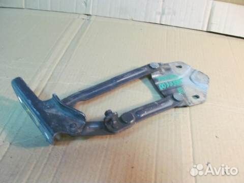 Петля капота правая Volkswagen Touran