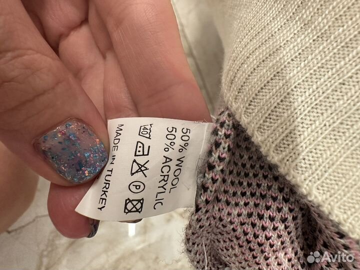 Свитер женский