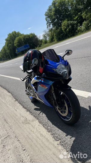 Suzuki GSX-R750 K7