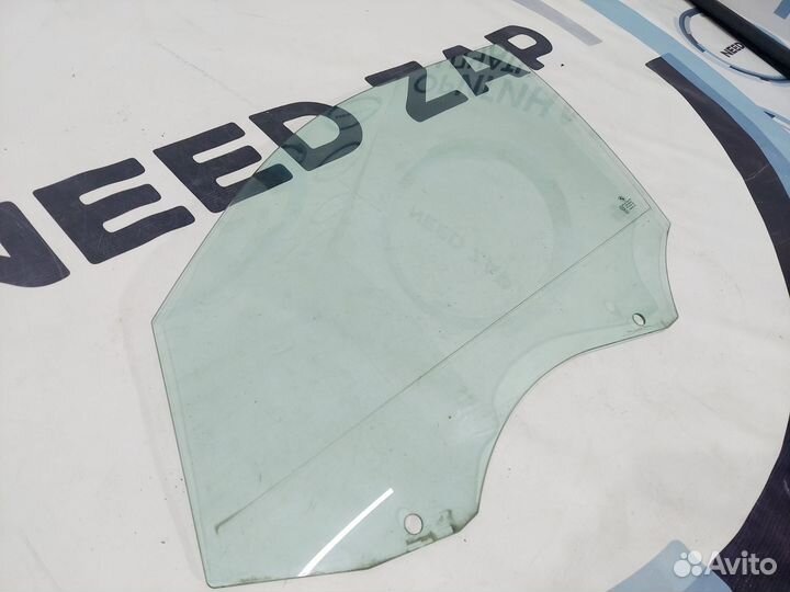 Стекло двери переднее левое Bmw X1 E84