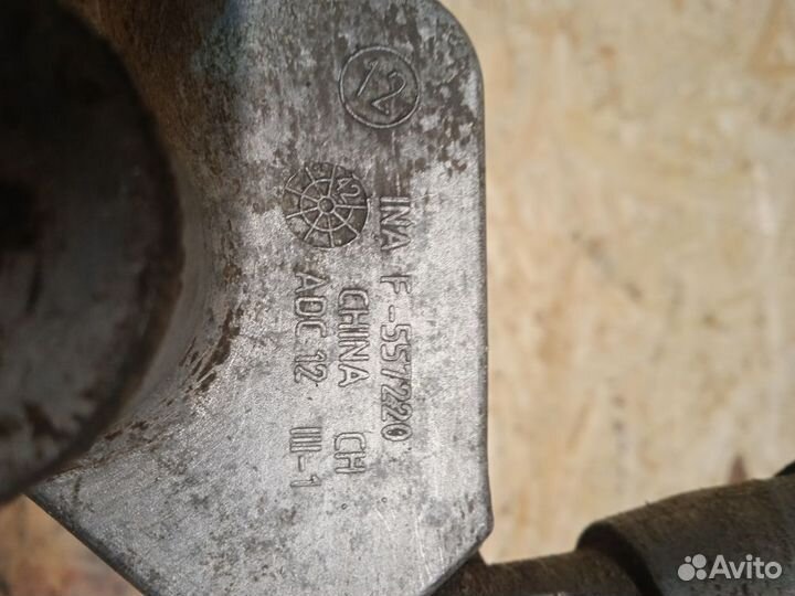 Кронштейн ролика-натяжителя руч. ремня Geely Emgra