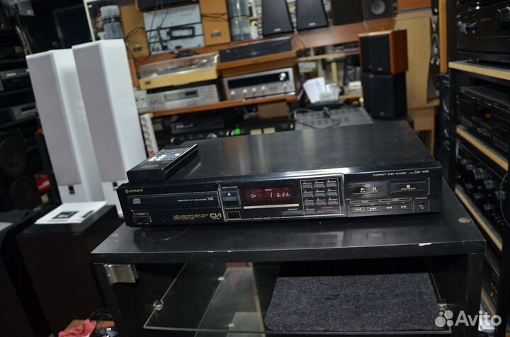CD-проигрыватель Hitachi DA-405 пульт