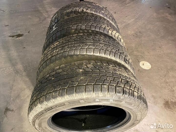 Hankook Winter I'Cept IZ W606 235/60 R18 103T