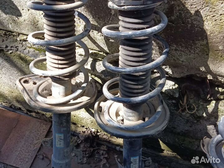 Амортизатор задний Toyota Camry V50 камри