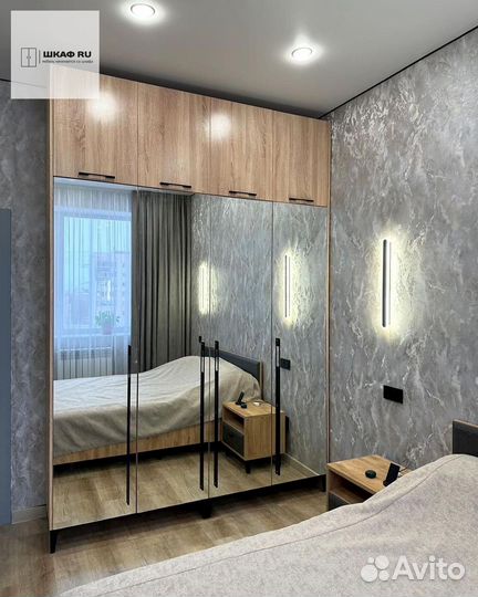 Современный распашной шкаф