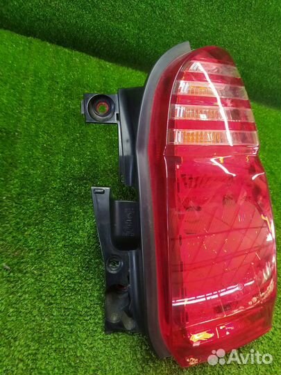 Стоп-сигнал задний правый Peugeot 5008 универсал