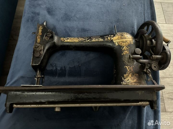 Швейная машинка зингер