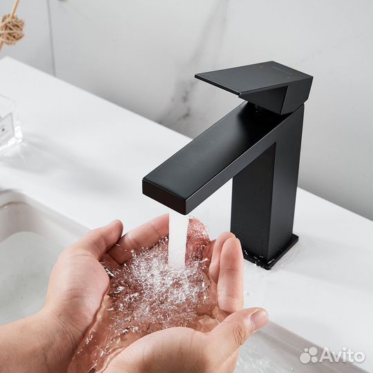 Смеситель для раковины Shevanik S7001H, черный