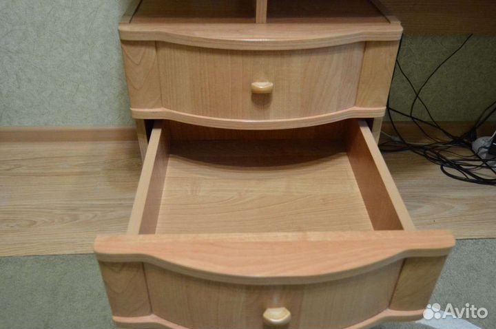 Мебель для школьника, в детскую комнату