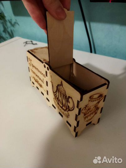 Деревянная шкатулка